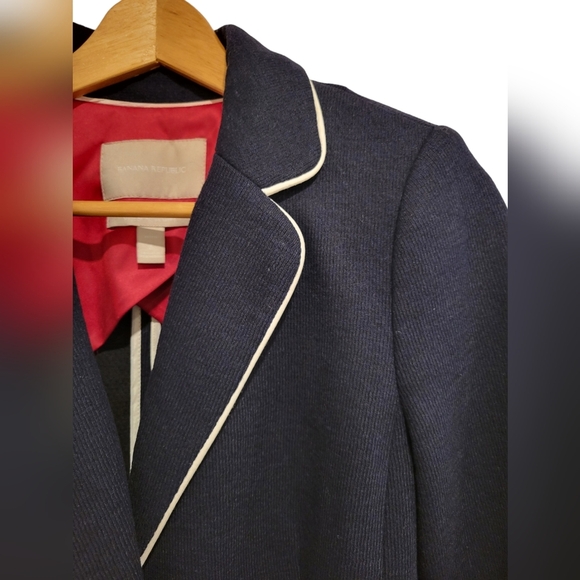 Banana Republic Vintage Italian Fabric True Navy Preppy Blazer Jacket Button Six - Picture 3 of 12